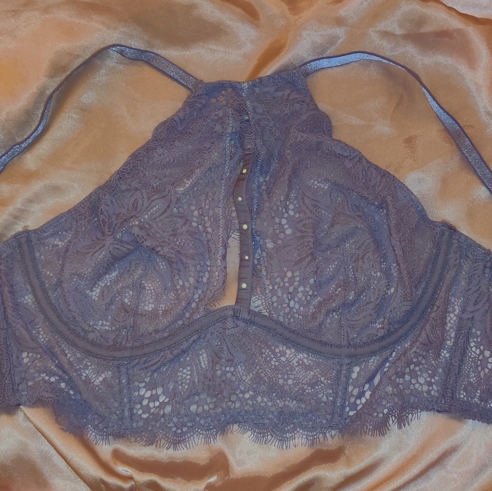 ✨Victoria's Secret Lavender Halter Bra - Picture 4 of 8
